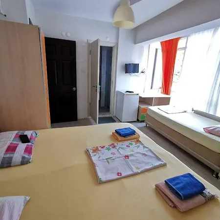Kampues Hostel *