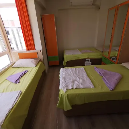 Kampues Hostel *