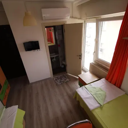 Kampues Hostel *