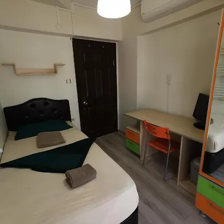 Kampues Hostel *