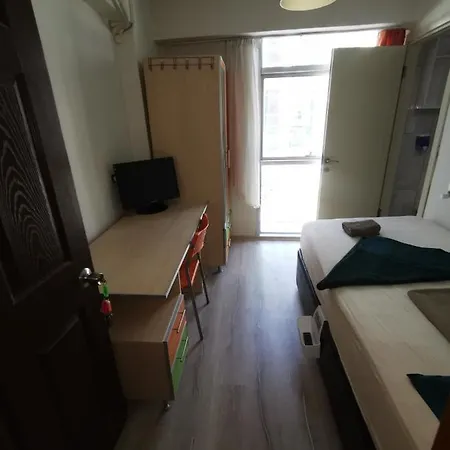 Karan Kampues Ostello *