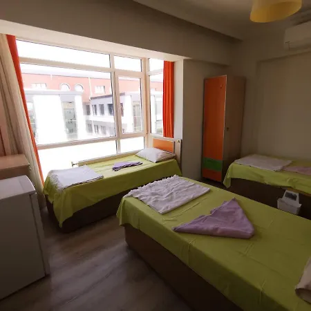 Kampues Hostel *